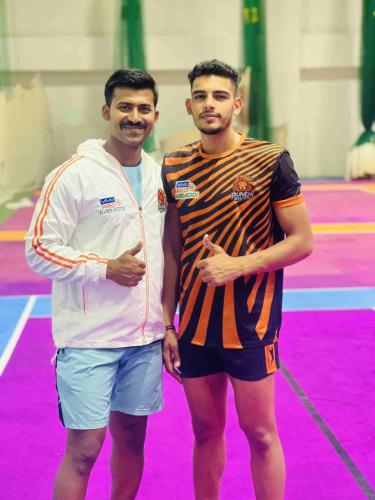 Madhusudhan Gowda with Kabaddi player Mohit Goyat